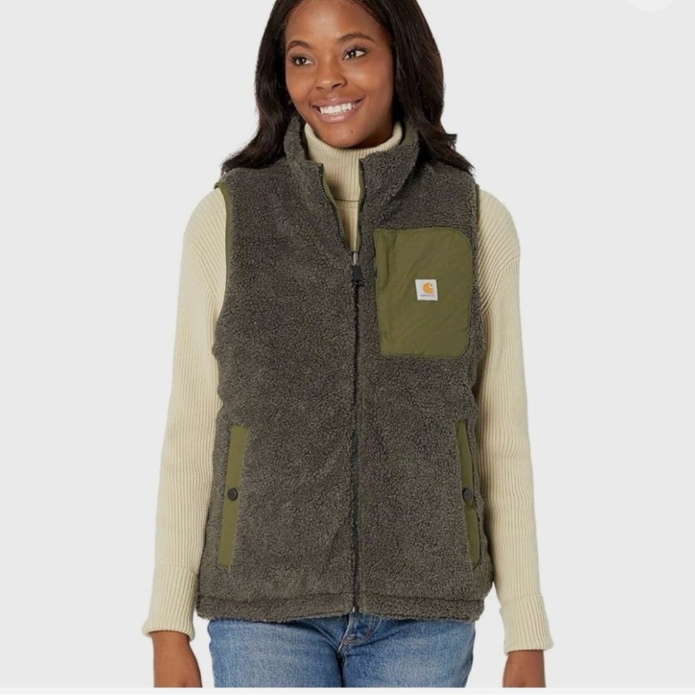 Carhartt Women's Montana Reversible Relaxed Fit Insulated Vest.